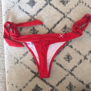 Bouintela thong bottom